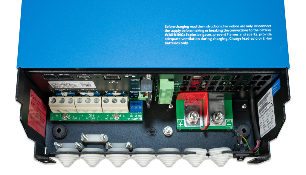 MultiPlus-II 24V 3kVA 70-32 230V GX (connections-top)