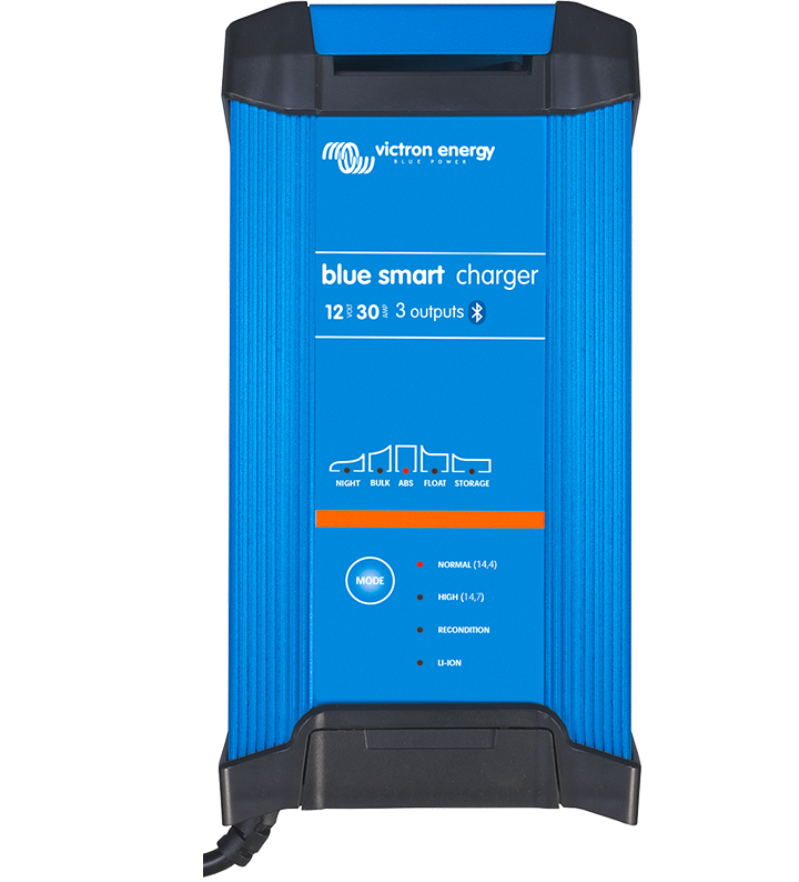 Blue Smart IP22 Charger 24/16(1) 230V UK