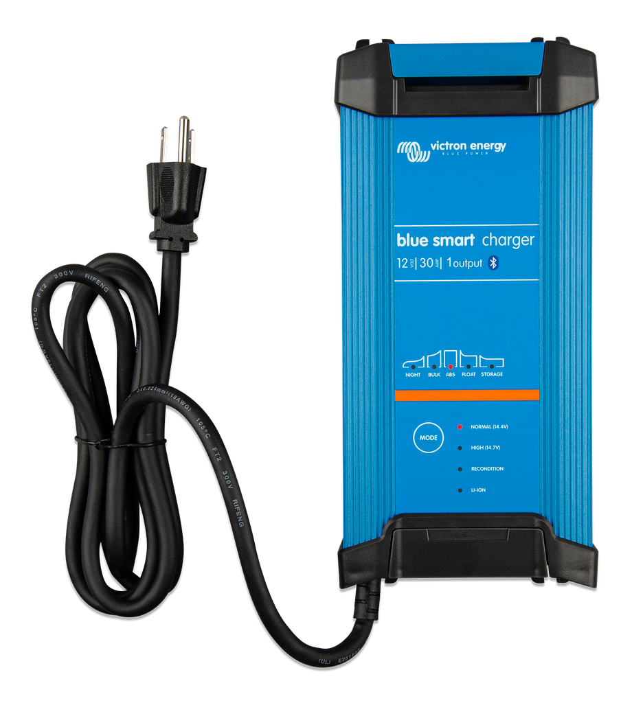 [BPC123047102] Blue Smart IP22 Charger 12/30(1) 120V NEMA 5-15