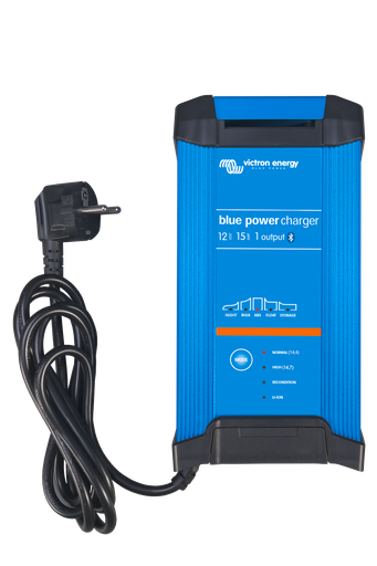 [BPC121542002] Blue Smart IP22 Charger 12/15(1) 230V CEE 7/7